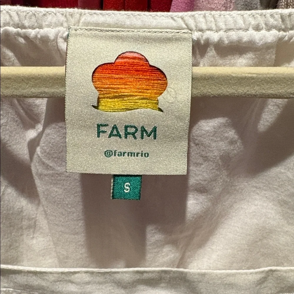 FARM Rio Women's White Embroidered Blouse - Picture 2 of 4